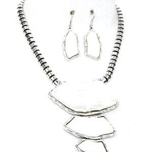 White Chunky Three Tier Necklace Set